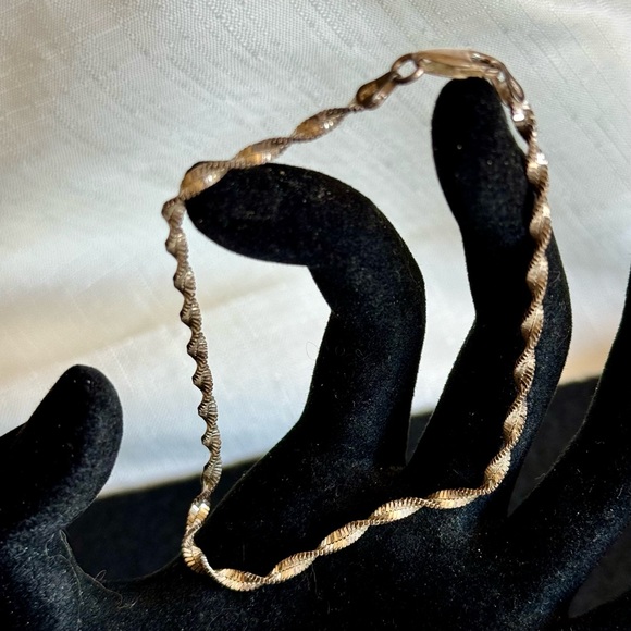 Silver Twisted 9” Italy 925 Bracelet - Picture 1 of 4